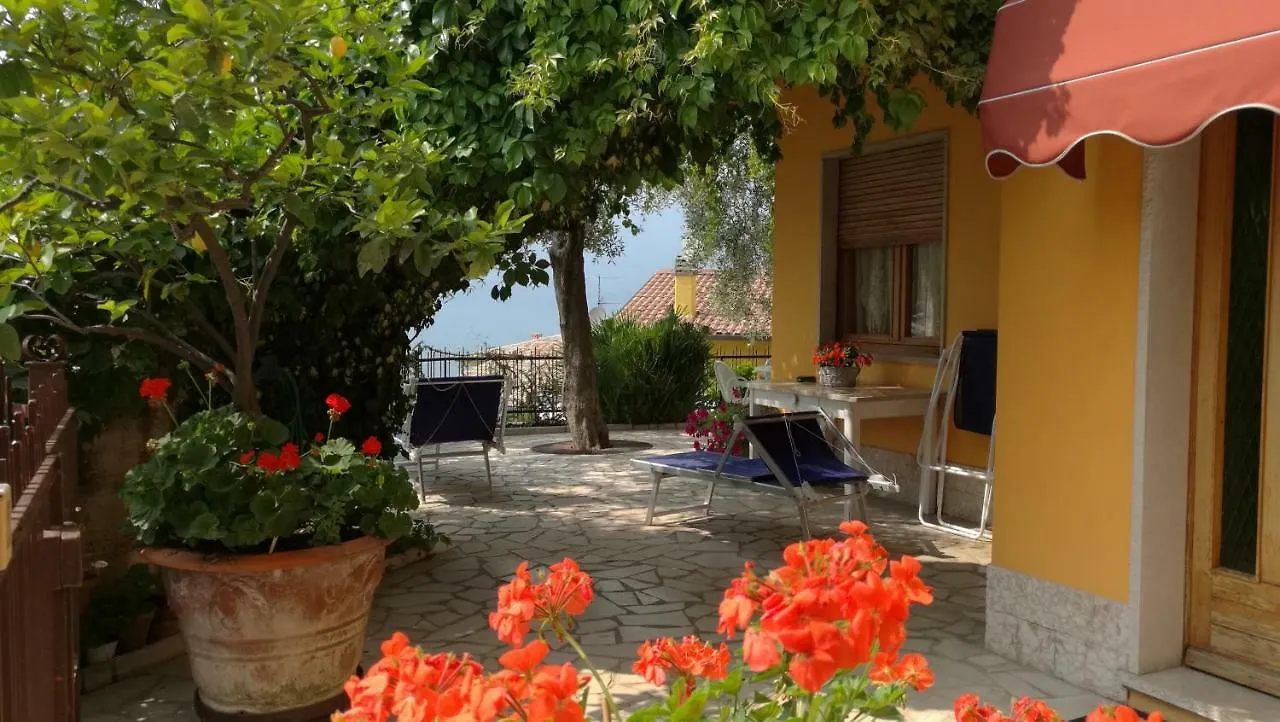 Casa Laura Apartament Brenzone sul Garda Włochy